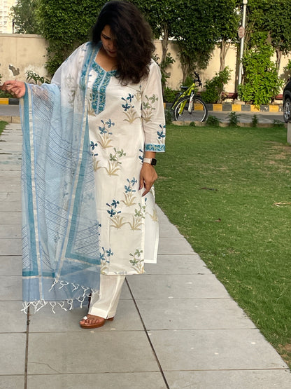 Hand Block Printed Blue Floral Kurta / Dupatta Set