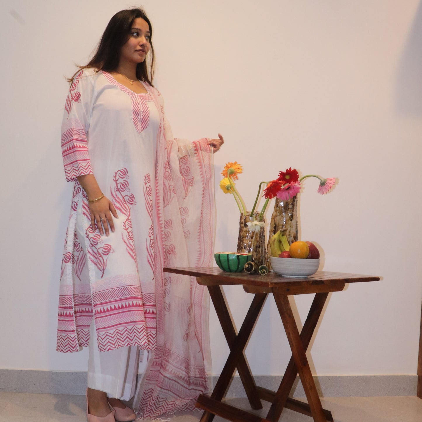 Hand Block Printed White / Pink Print Kurta / Dupatta Set