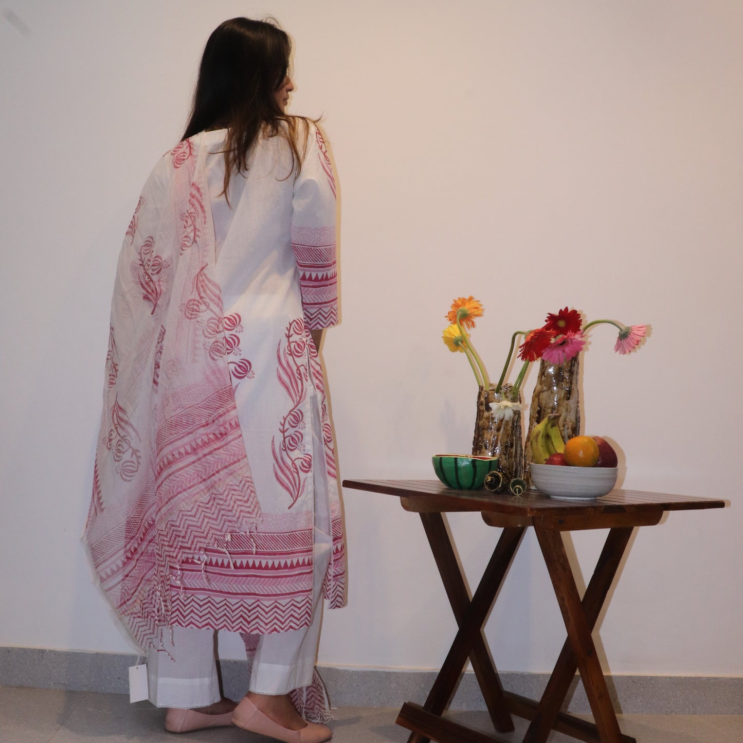 Hand Block Printed White / Pink Print Kurta / Dupatta Set